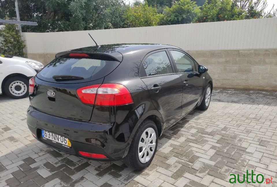 2013' Kia Rio photo #5