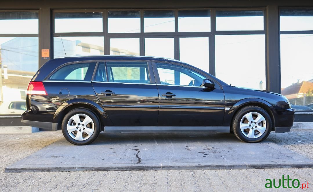 2004' Opel Vectra Caravan photo #4