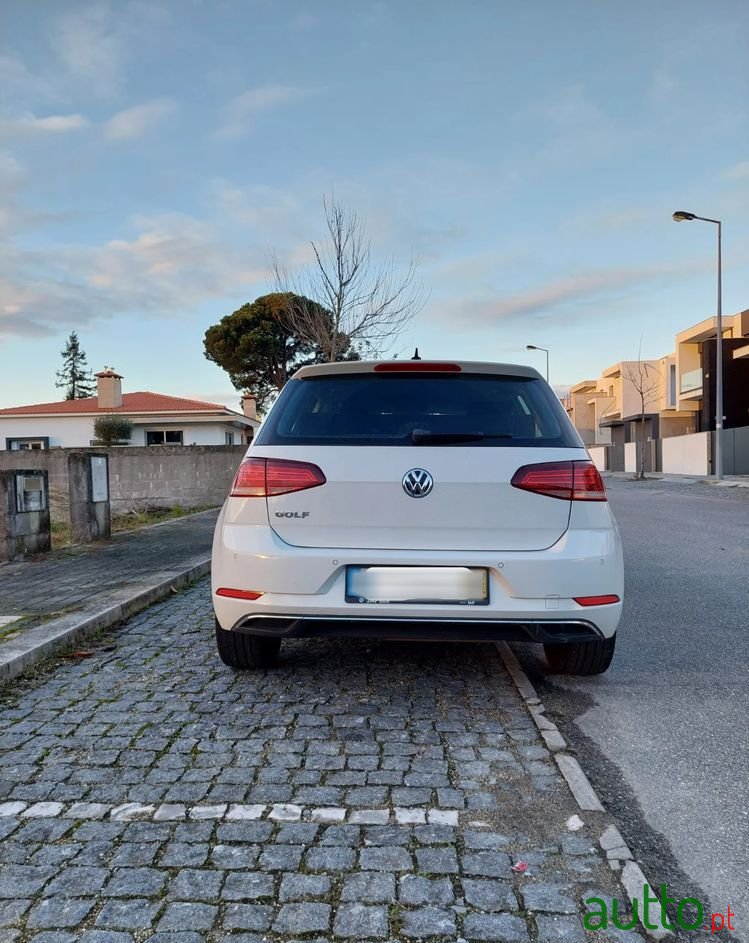 2017' Volkswagen Golf 1.6 Tdi Highline photo #3