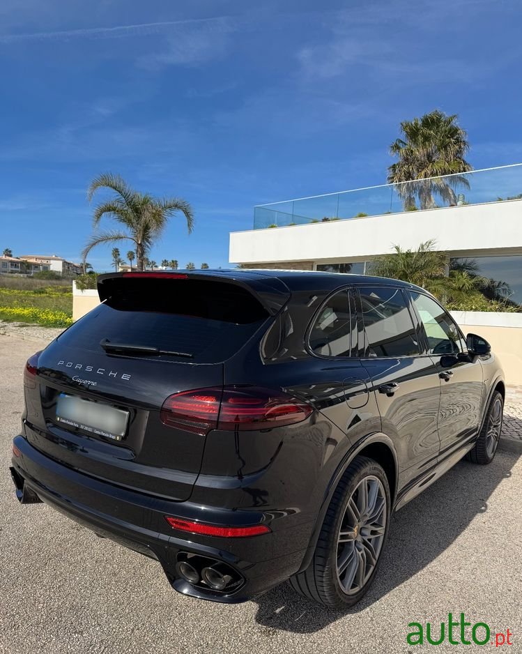 2016' Porsche Cayenne Platinum Edition photo #2