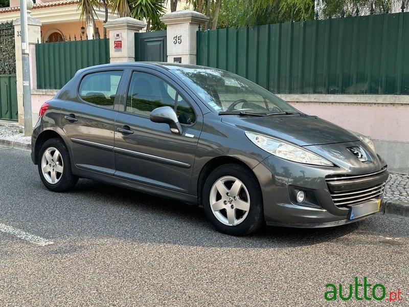 2010' Peugeot 207 1.4 16V Active photo #1