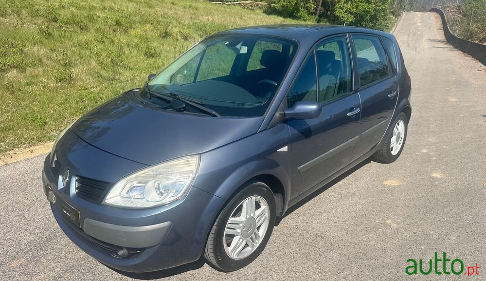 2008' Renault Scenic photo #5