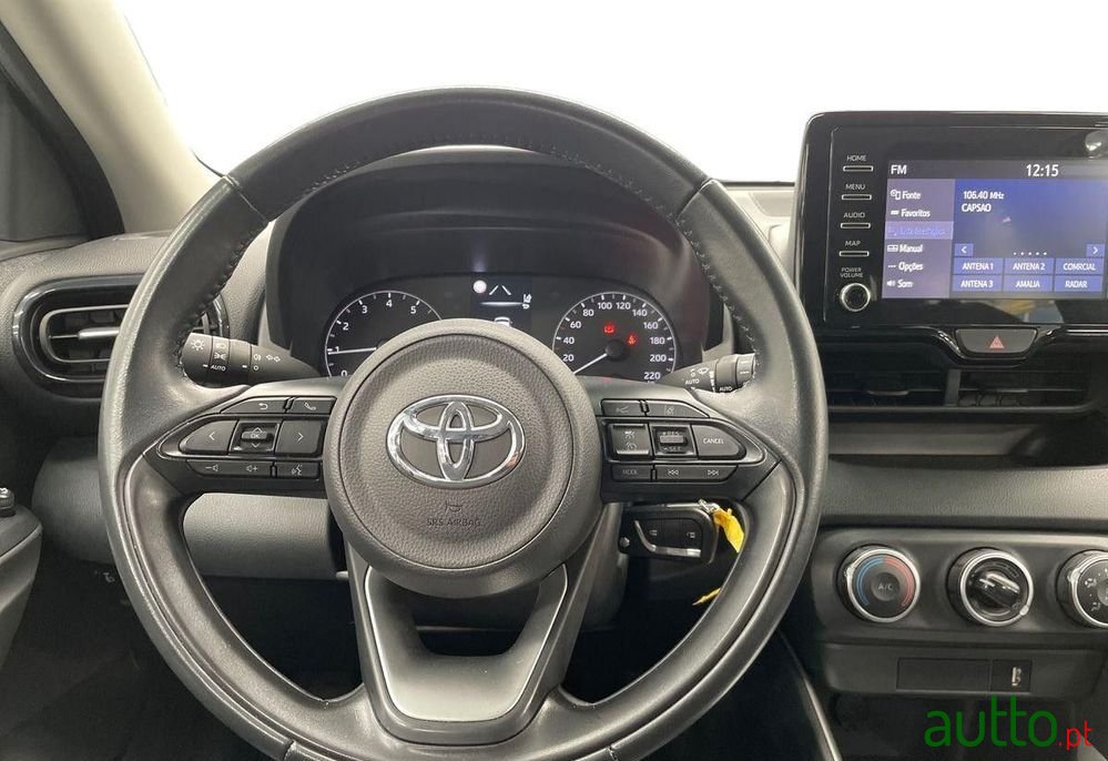 2022' Toyota Yaris photo #3