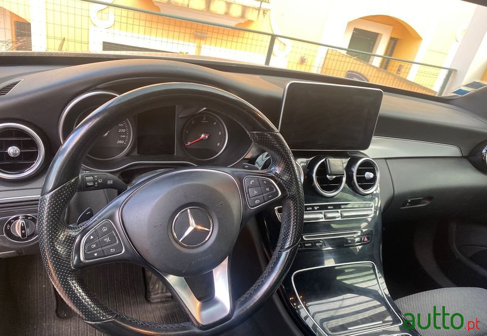 2015' Mercedes-Benz C-250 photo #4