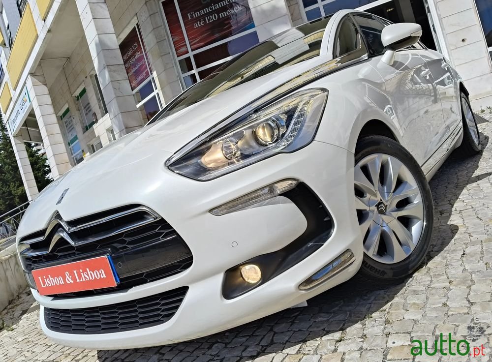 2014' Citroen DS5 photo #1