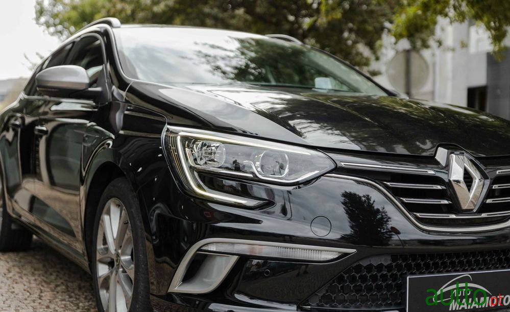 2020' Renault Megane Sport Tourer photo #5