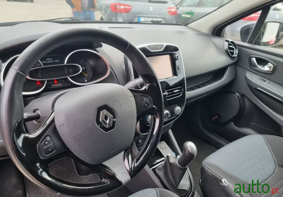 2015' Renault Clio photo #6