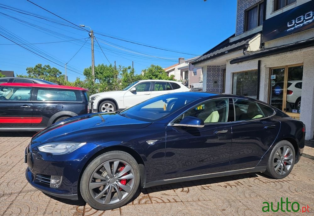 2015' Tesla Model S P85D photo #5