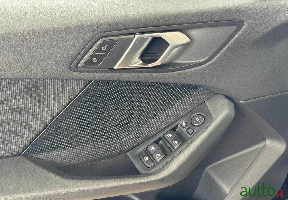 2023' BMW Série 1 D Corporate Edition photo #4