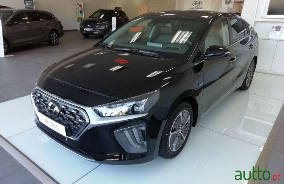 2019' Hyundai Ioniq photo #3