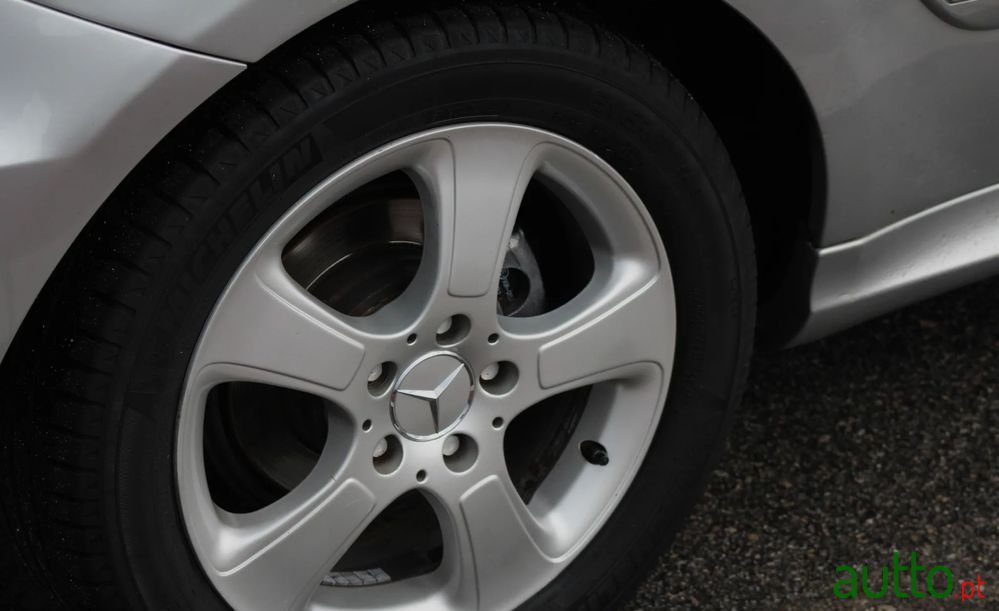 2006' Mercedes-Benz A 180 photo #5