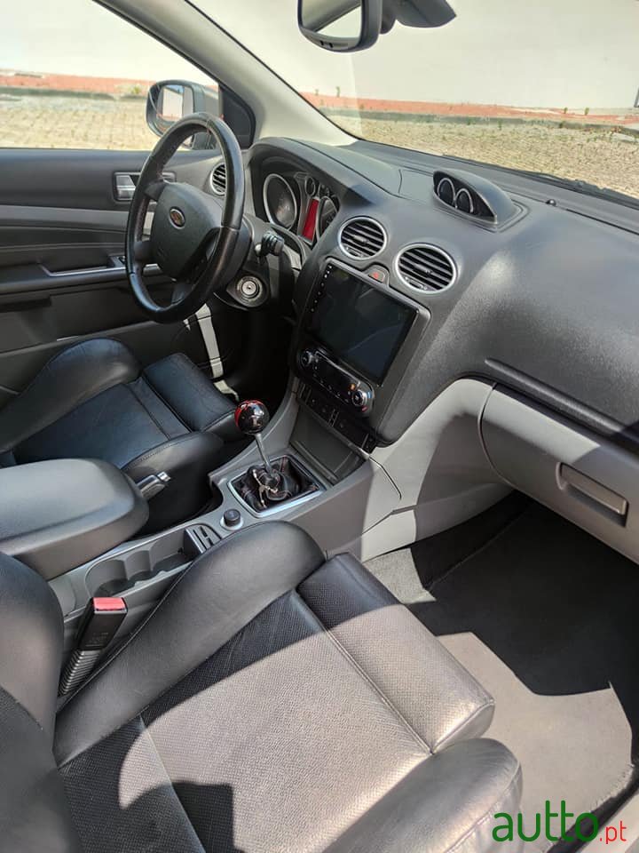 2009' Ford Focus photo #2