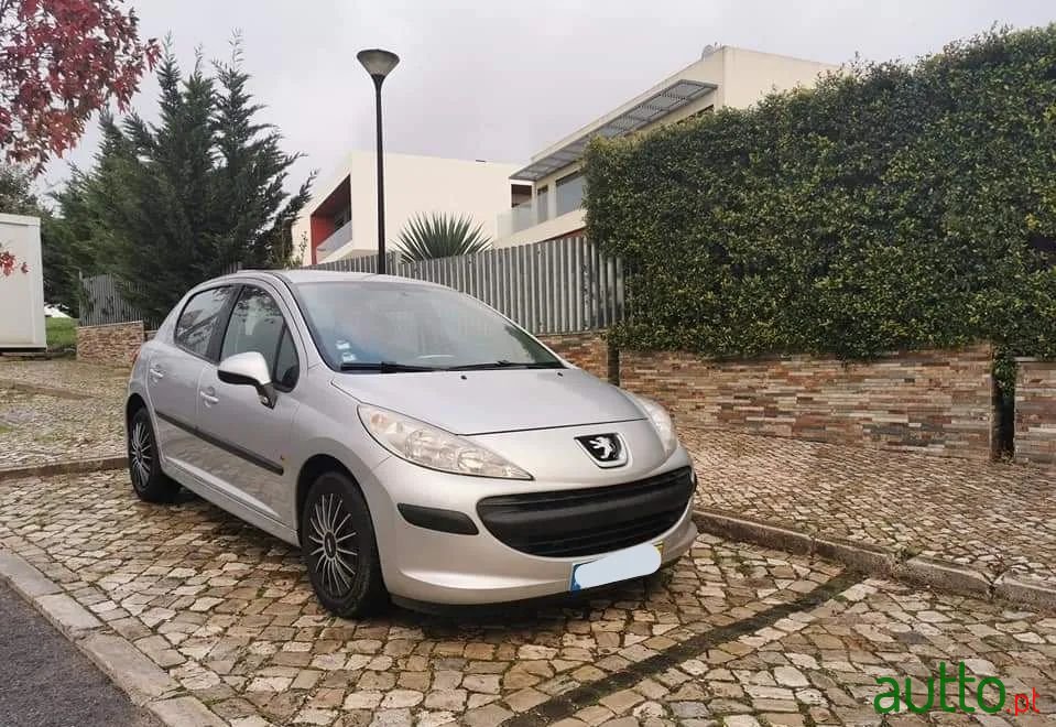 2009' Peugeot 207 photo #4