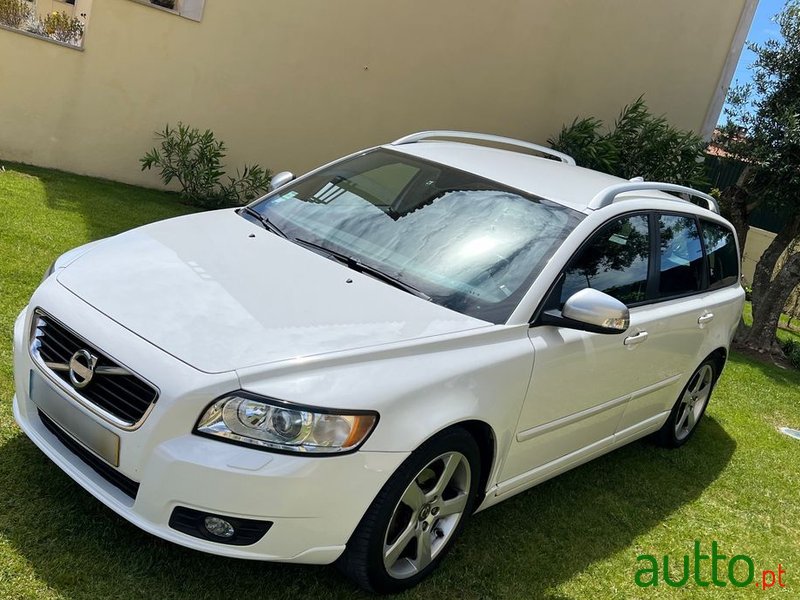 2012' Volvo V50 photo #5