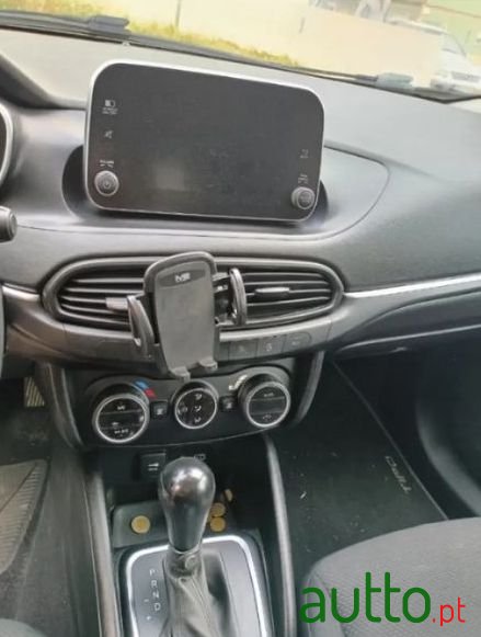 2018' Fiat Tipo Station Wagon photo #5