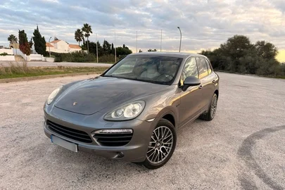 2011' Porsche Cayenne S Hybrid