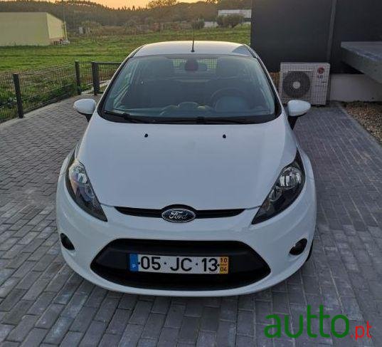 2010' Ford Fiesta Comercial photo #4