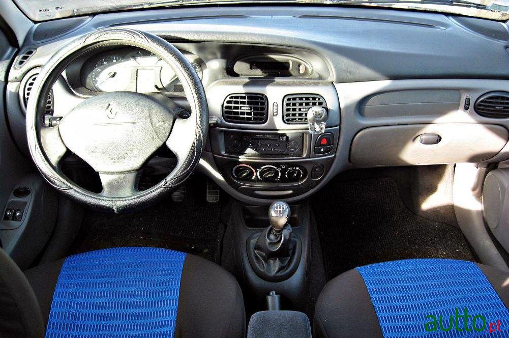 2001' Renault Megane 1.4 16V Dynamique photo #4