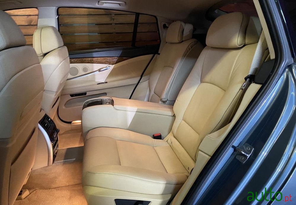 2009' BMW 535 Gran Turismo I Xdrive photo #3