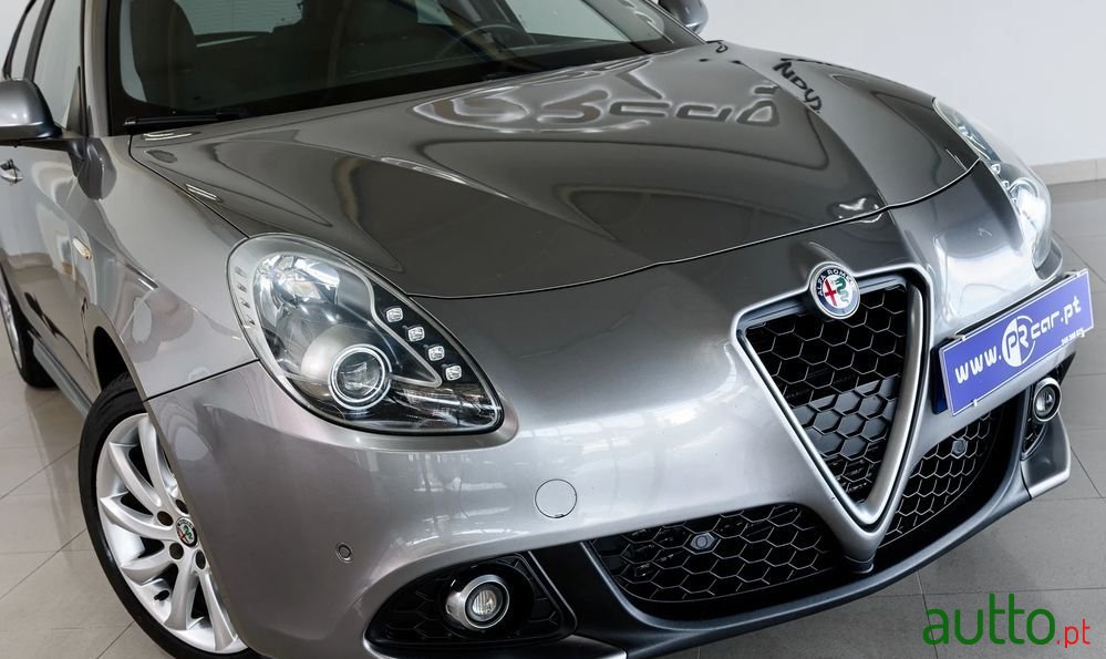 2018' Alfa Romeo Giulietta photo #3