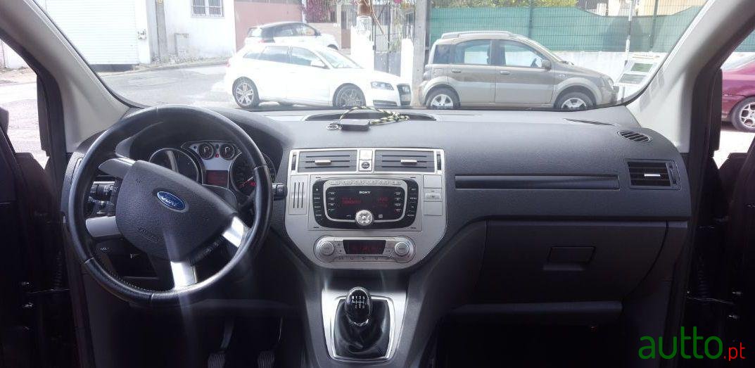 2008' Ford Kuga photo #3