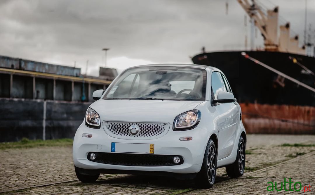 2016' Smart Fortwo photo #2