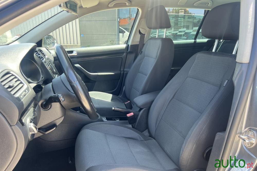 2011' Volkswagen Golf Sportsvan photo #4