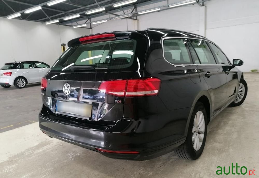 2018' Volkswagen Passat Variant photo #2