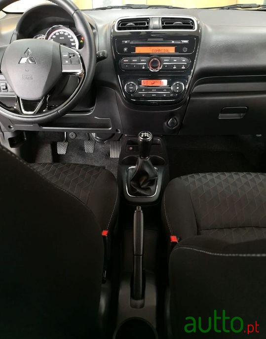 2021' Mitsubishi Space Star photo #5