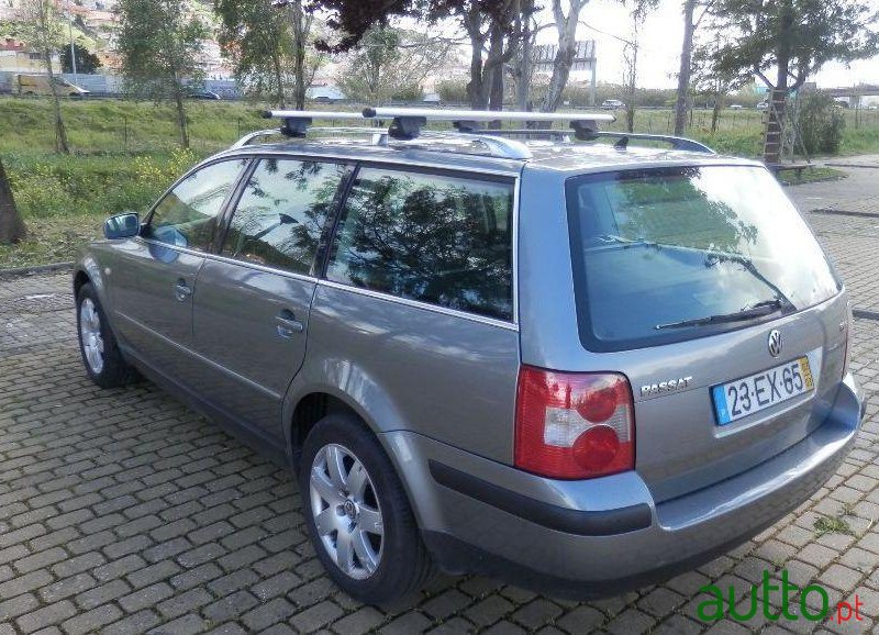 2003' Volkswagen Passat Variant photo #5