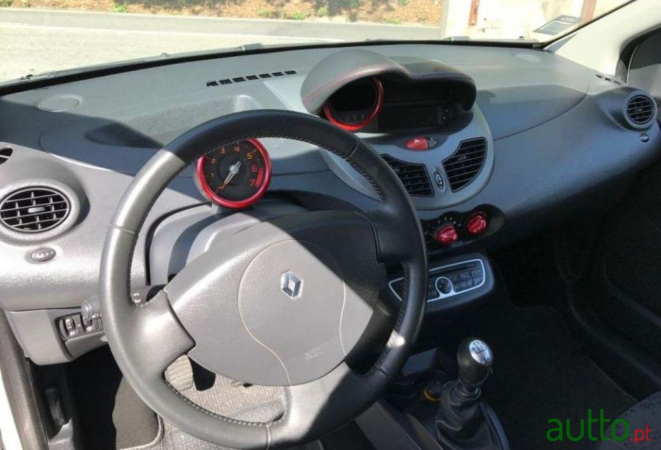 2011' Renault Twingo photo #1