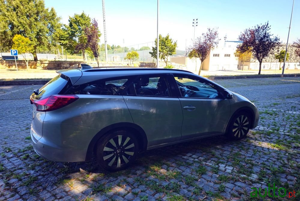 2016' Honda Civic Tourer photo #5