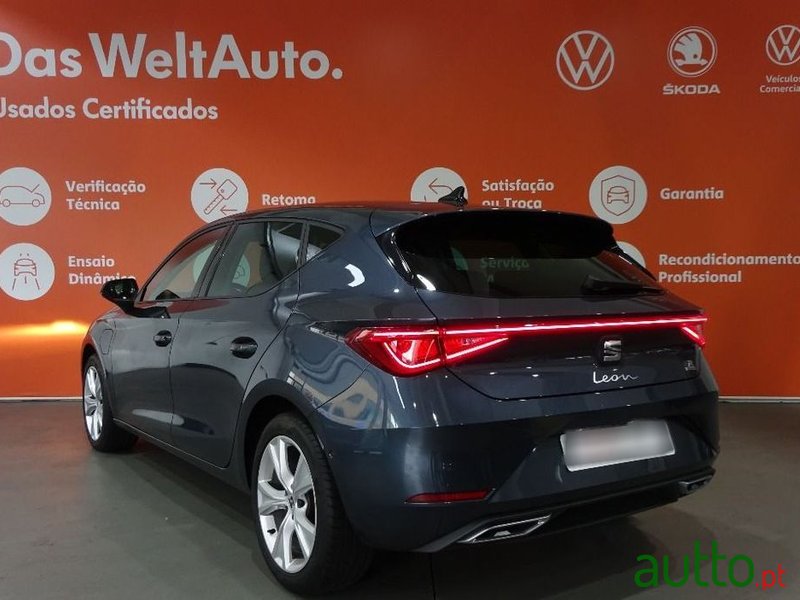 2021' SEAT Leon 1.4 E-Hybrid Fr Dsg photo #3