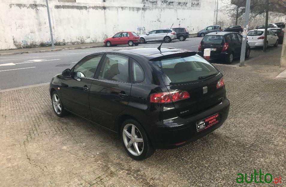 2005' SEAT Ibiza photo #1