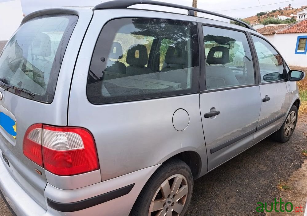 2003' Ford Galaxy 1.9 Tdi Ghia photo #4