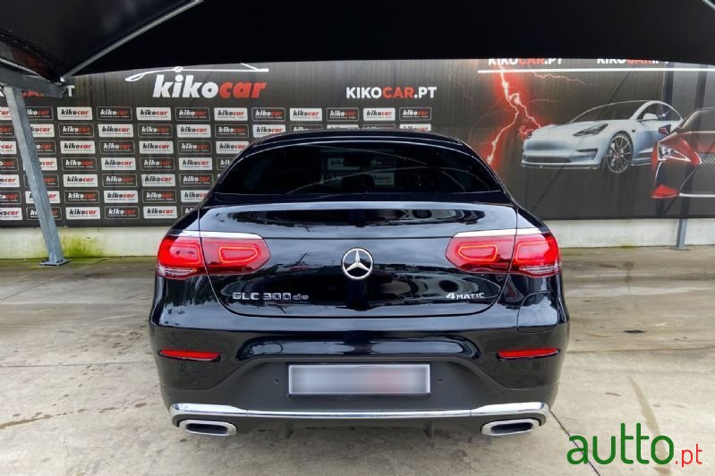 2022' Mercedes-Benz GLC 300 photo #6