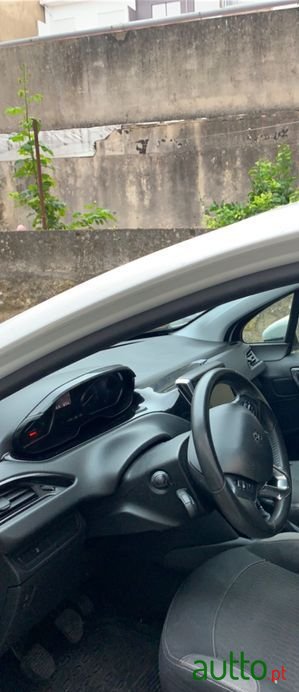 2015' Peugeot 208 photo #4