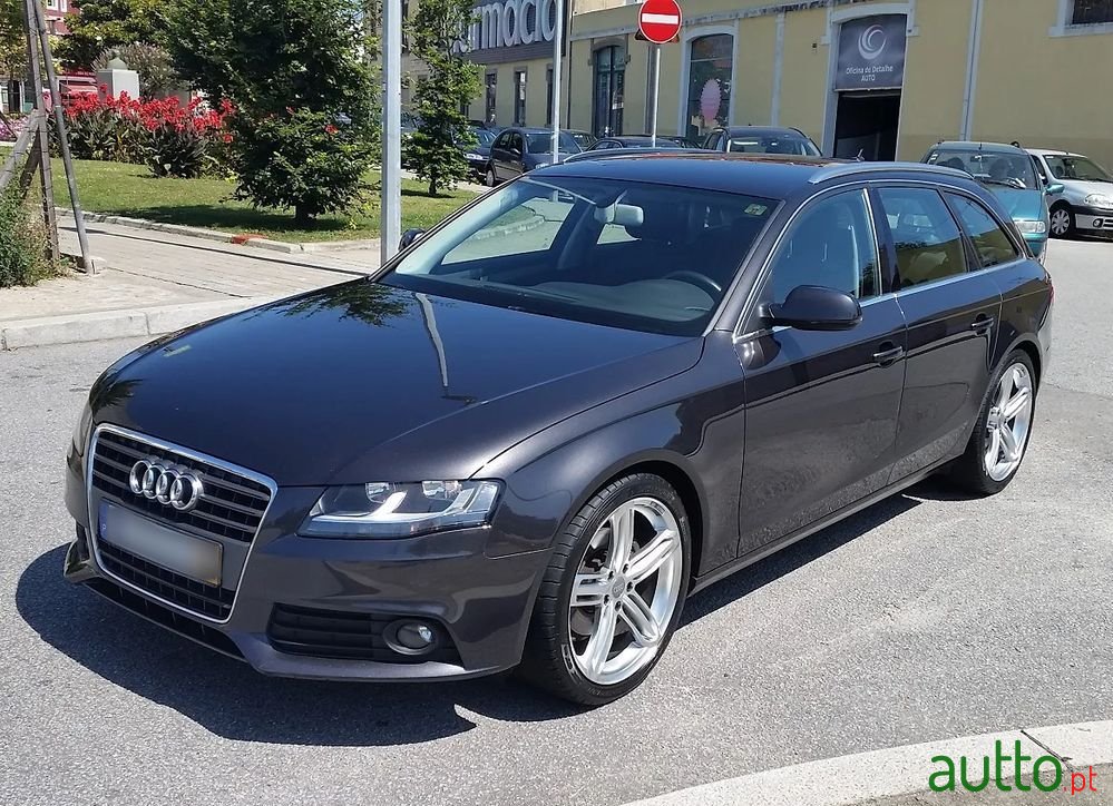 2011' Audi A4 Avant photo #6