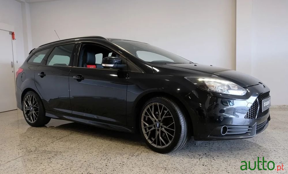 2014' Ford Focus Sw photo #2