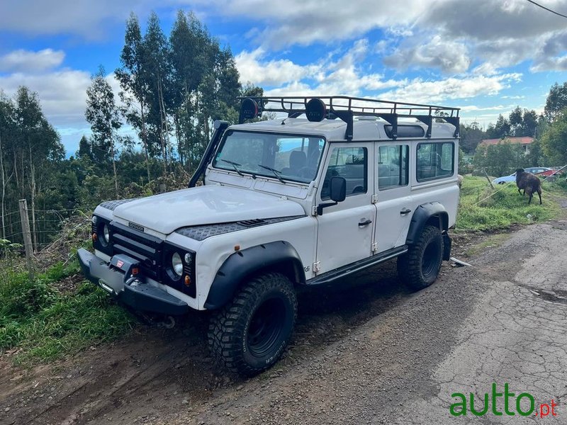 2009' Land Rover Defender 110 photo #7