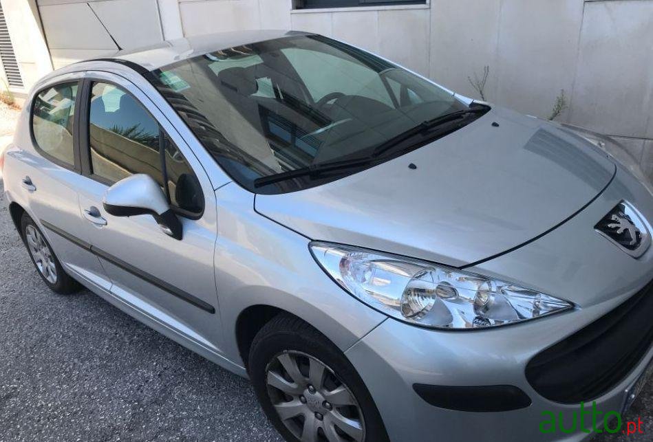 2006' Peugeot 207 photo #2