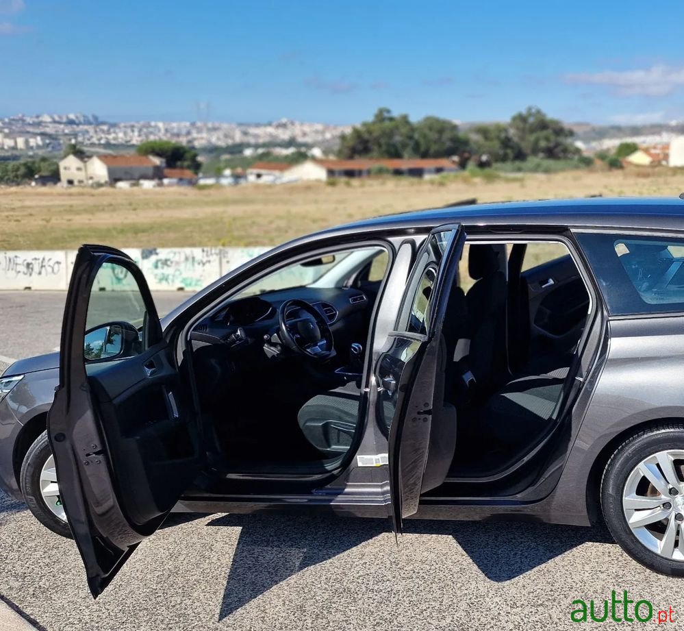 2018' Peugeot 308 Sw photo #6