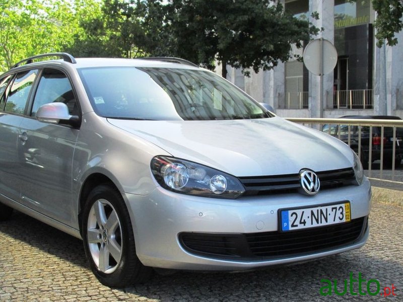 2013' Volkswagen Golf Variant photo #3