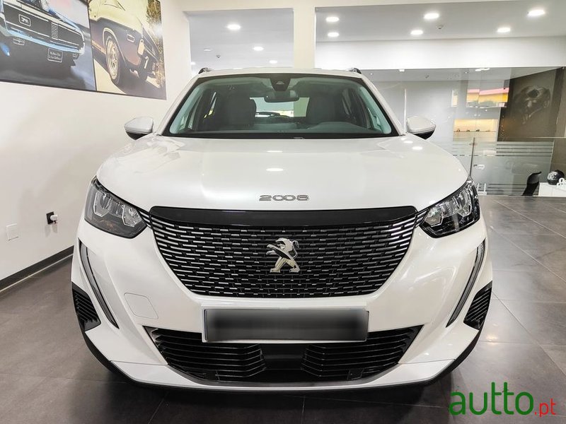 2020' Peugeot 2008 photo #2