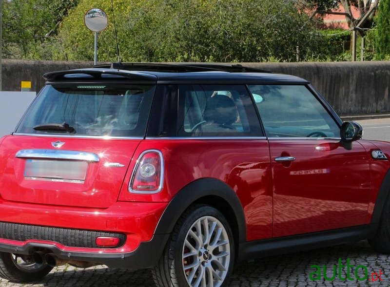 2009' MINI John Cooper Works photo #3