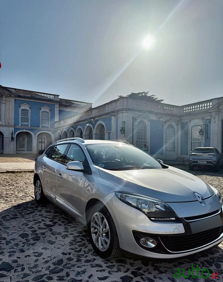 2013' Renault Megane Sport Tourer photo #3