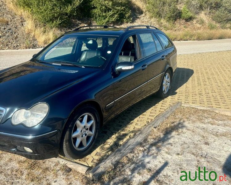 2001' Mercedes-Benz Classe C photo #2