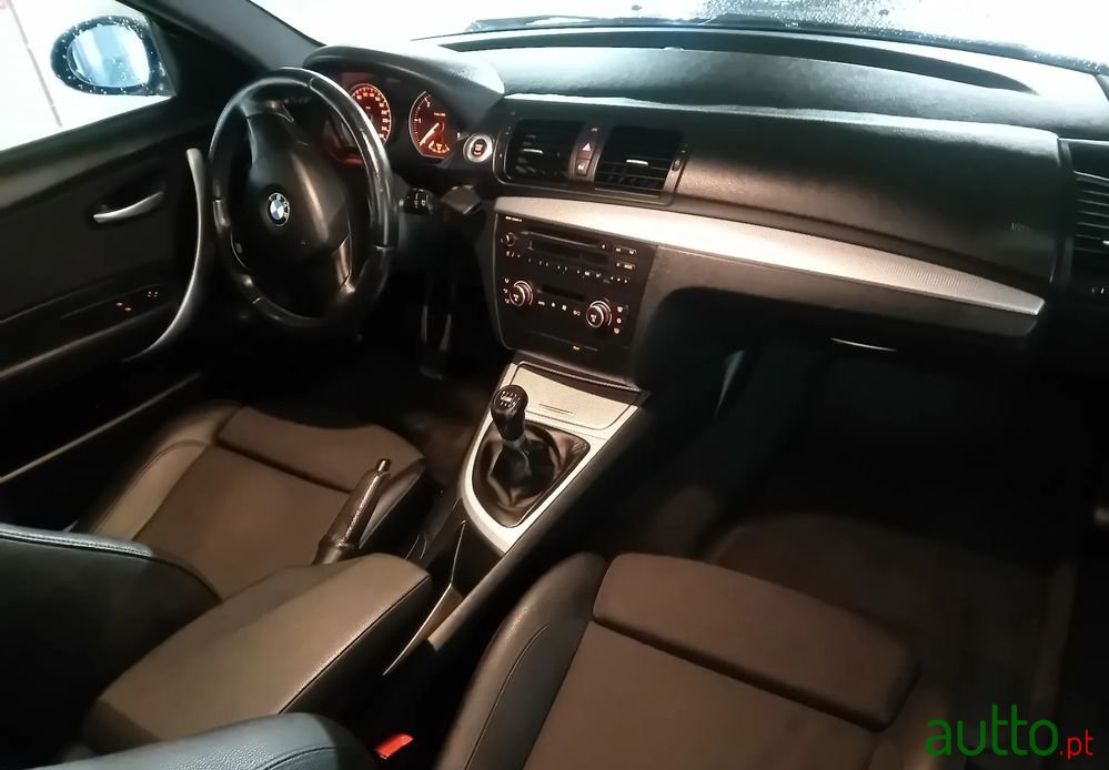 2009' BMW Série 1 D photo #6