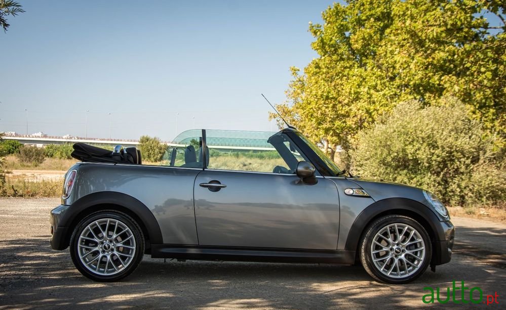 2009' MINI Cabrio Cooper S photo #6