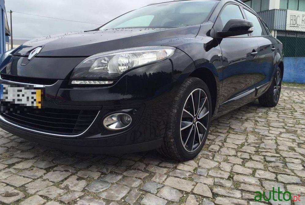 2012' Renault Megane Sport Tourer photo #1